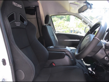 RECARO　SR-7F　GK100　BK/BK　アームレスト付き