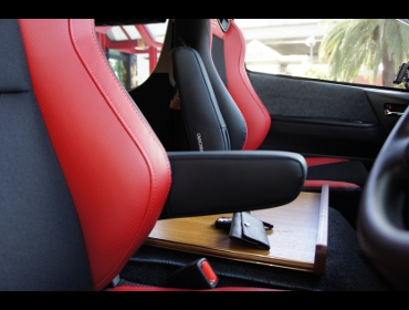 RECARO　SR-7F　Lassic　RED　アームレスト付き